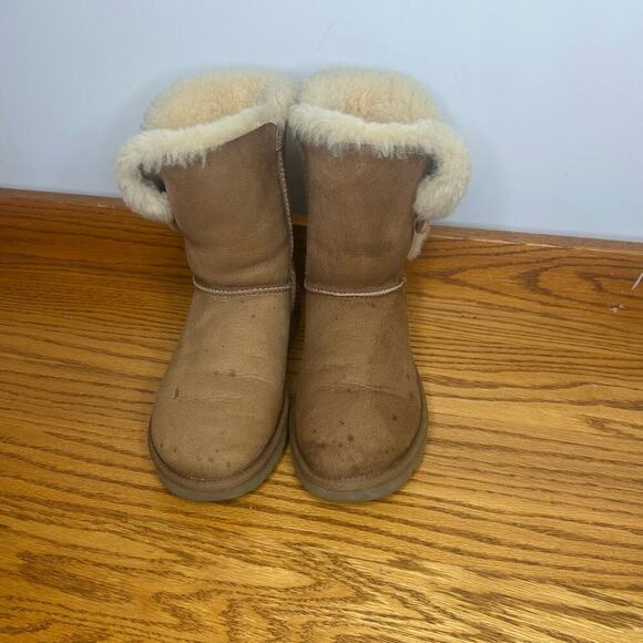UGG Bailey Button Size 7 Boot Bootie Snow Winter - Picture 5 of 11
